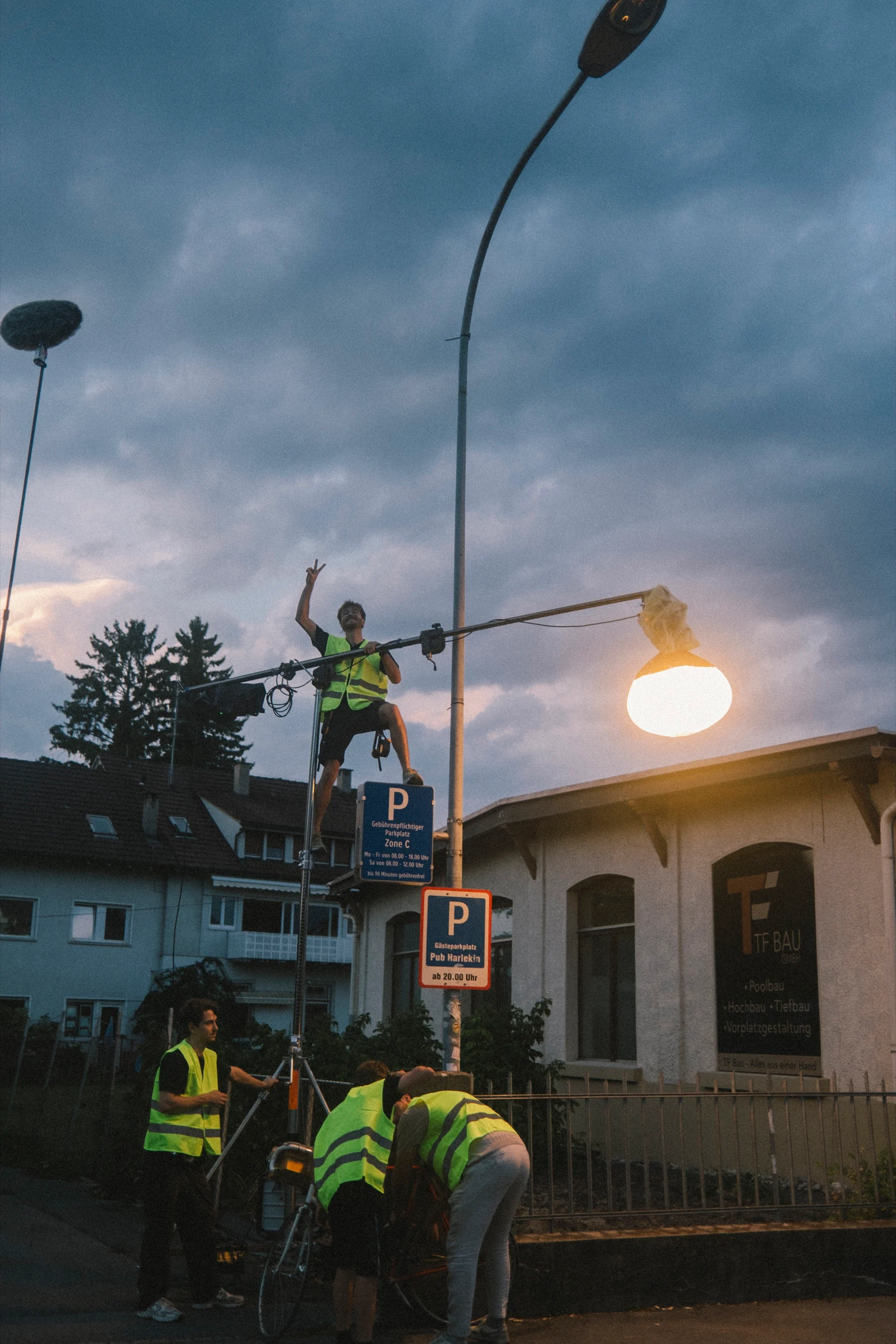 BTS-Bild folgt